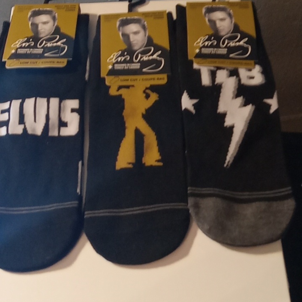 Elvis Presley - Picture 3 of 7